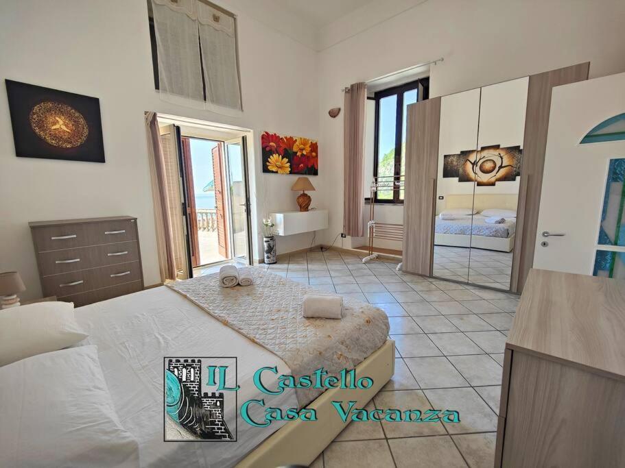 Il Castello Casa Vacanza Salerno Exterior foto